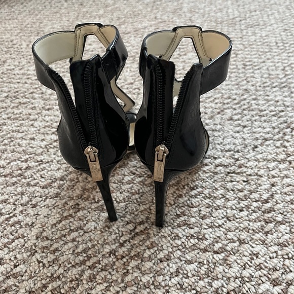 bcbg black and silver heels size 7 - Picture 2 of 3
